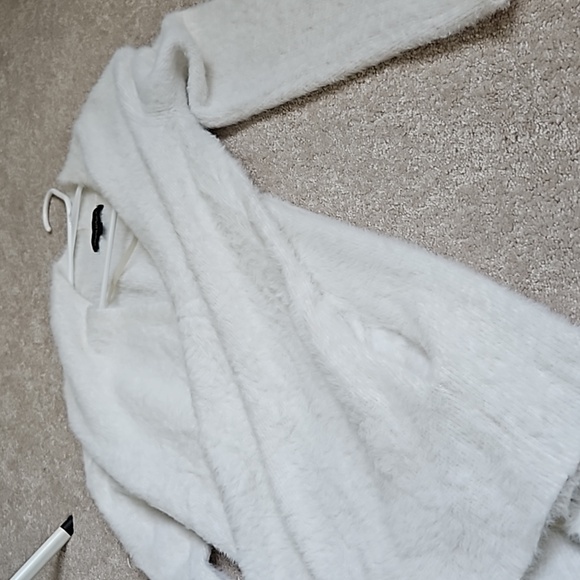 Banana Republic Cardigan - Picture 3 of 3